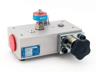 CT600R-SR, CT750R-SR (Turbine flowmeters with built-in loading valve)